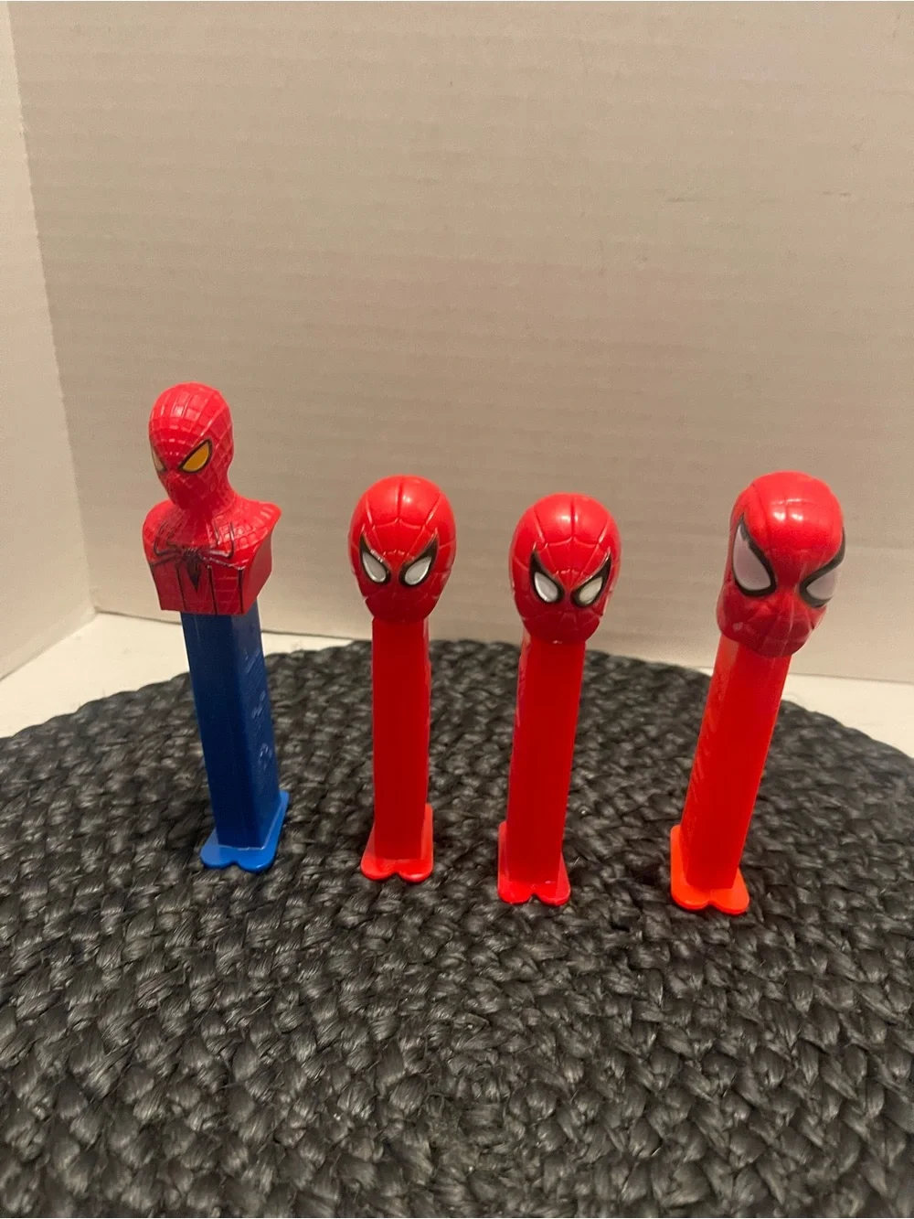 Vtg Pez Spider-Man Red and Blue Candy Dispensers 4